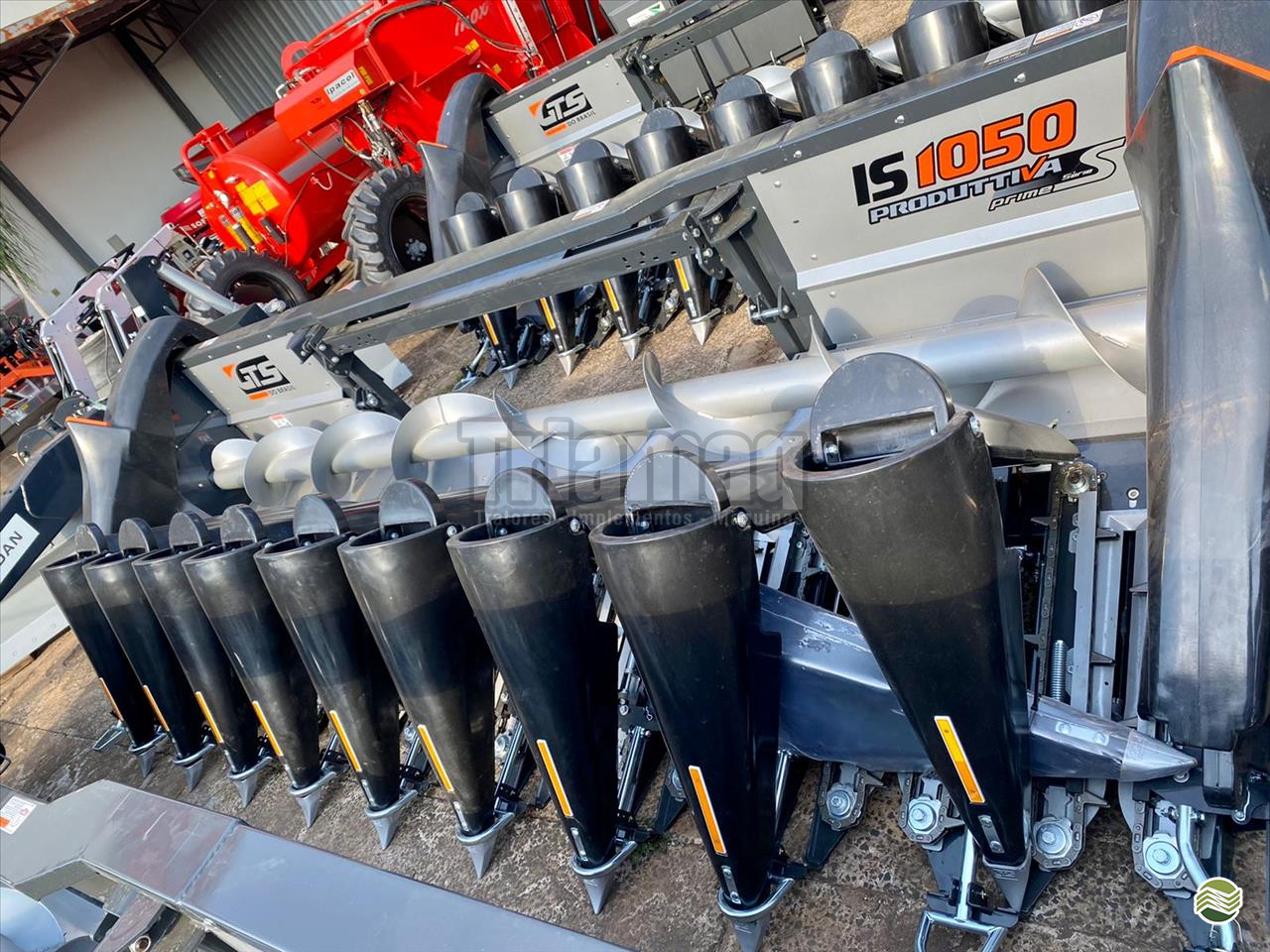 PLATAFORMA COLHEITADEIRA GTS PRODUTTIVA 1050 Triamaq Tratores UBERLANDIA MINAS GERAIS MG